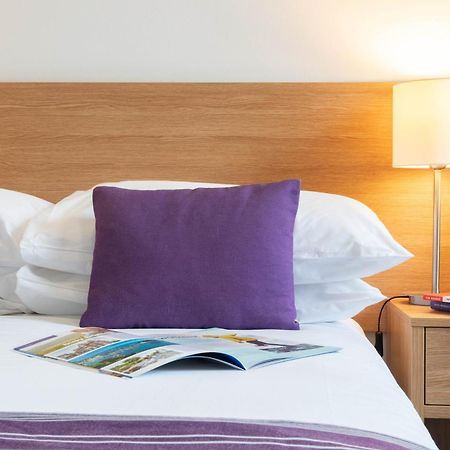 The Caledonian New Southlands Hotel Скарбъро Екстериор снимка