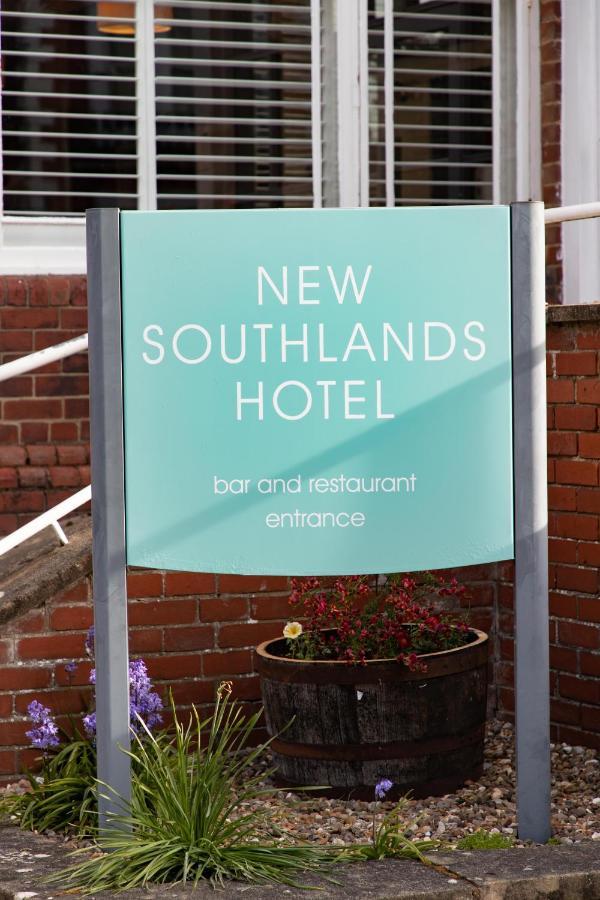 The Caledonian New Southlands Hotel Скарбъро Екстериор снимка