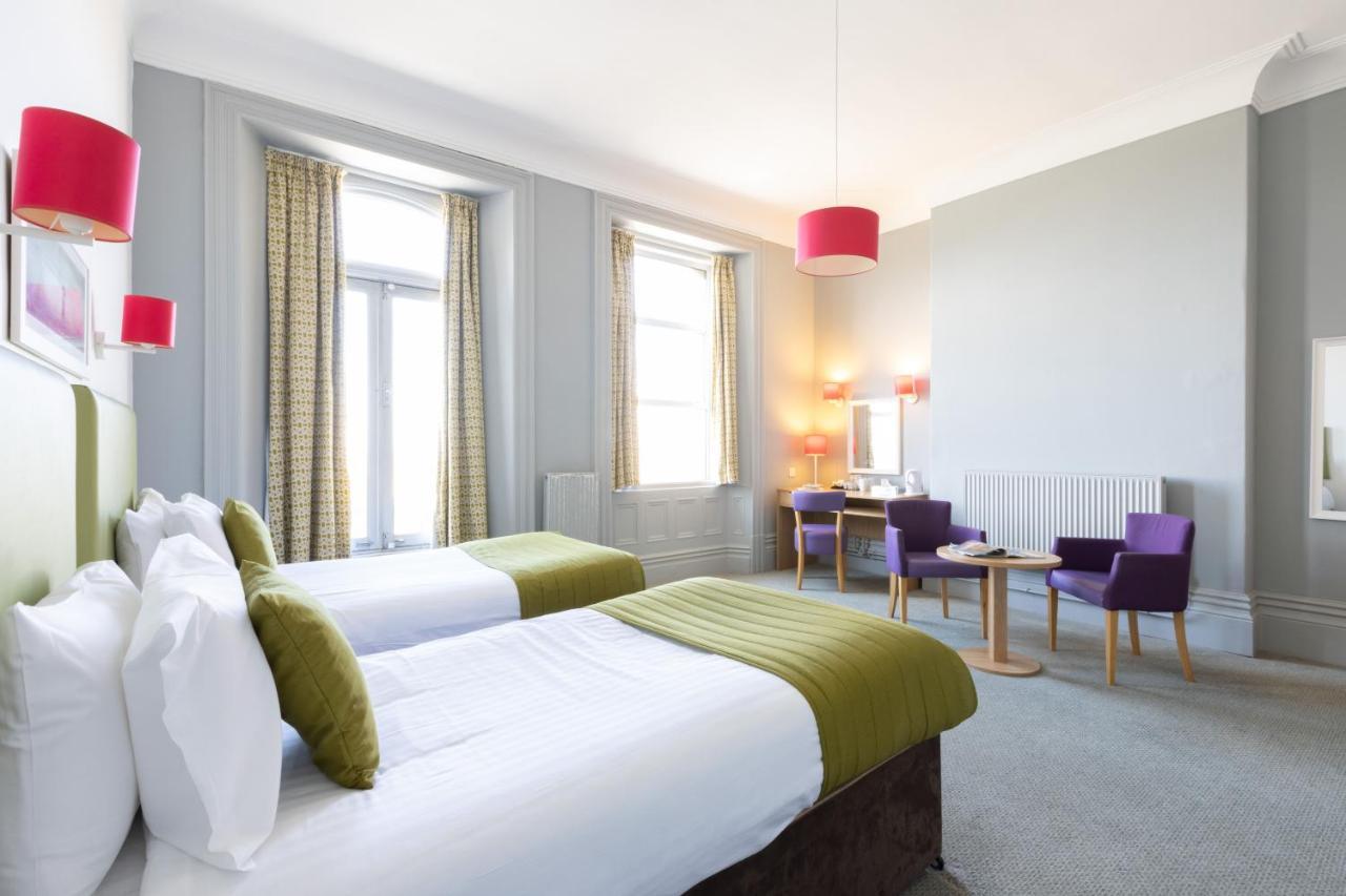 The Caledonian New Southlands Hotel Скарбъро Екстериор снимка