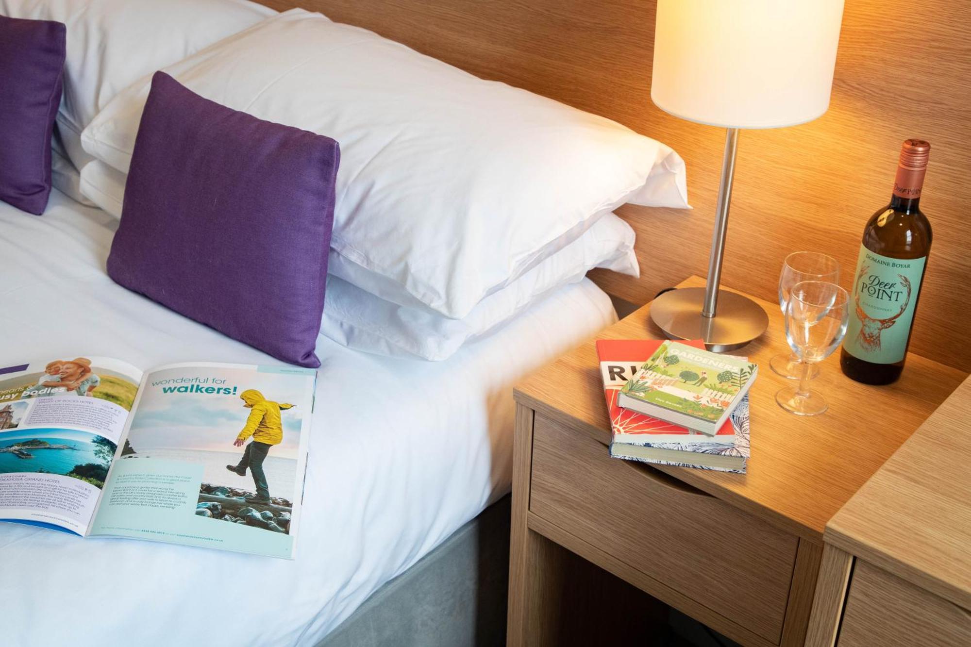 The Caledonian New Southlands Hotel Скарбъро Екстериор снимка