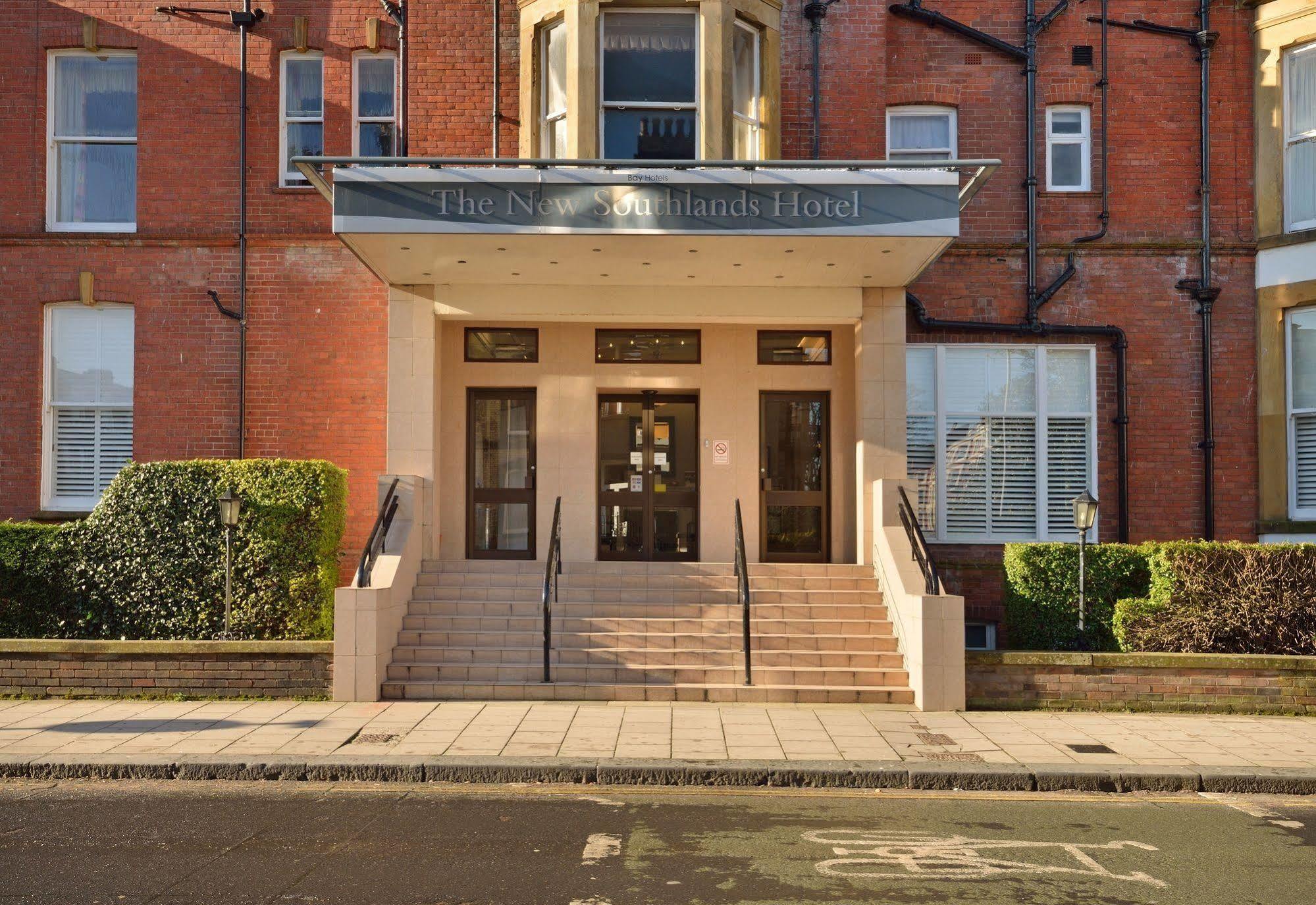 The Caledonian New Southlands Hotel Скарбъро Екстериор снимка