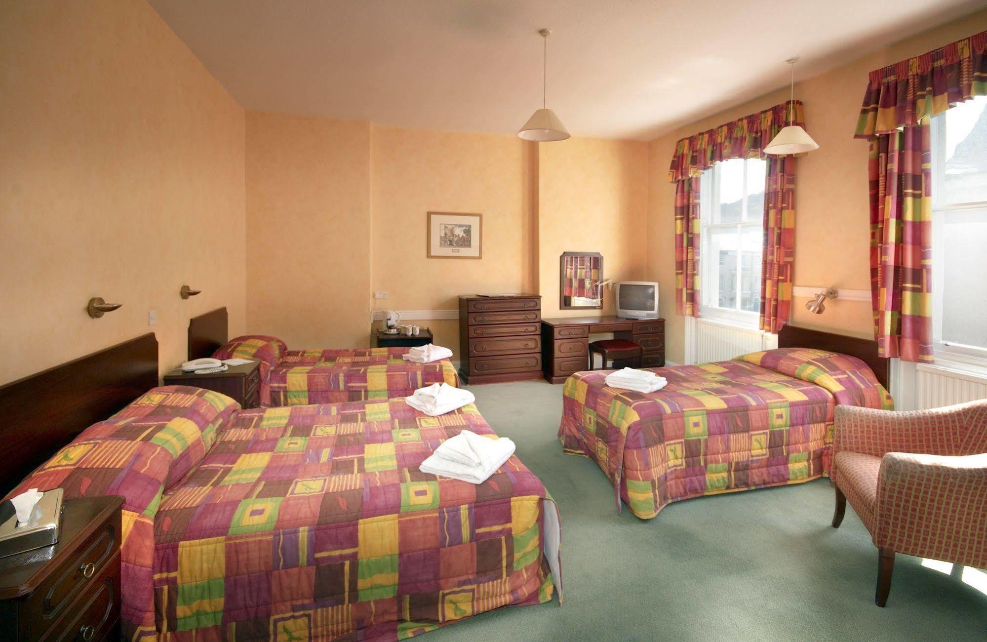 The Caledonian New Southlands Hotel Скарбъро Екстериор снимка